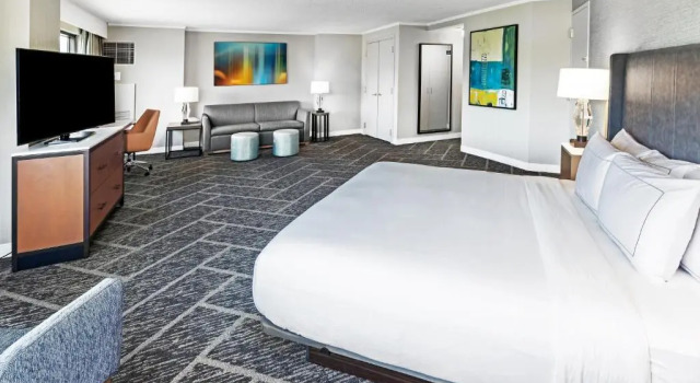 Двухместный полулюкс DoubleTree by Hilton Tulsa - Warren Place