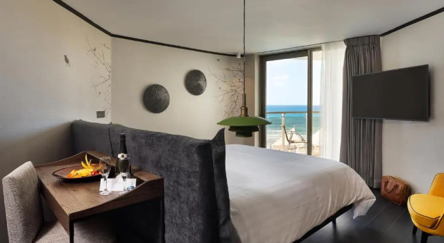 Номер Standard с балконом и с видом на море Daniel Herzliya Hotel