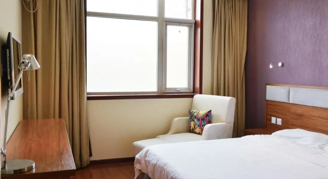 7 Days Inn (Beijing Wanfeng Road Qilizhuang Subway Station)