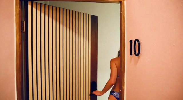 Room 10: Cozy Urban Hideaway in Arts District