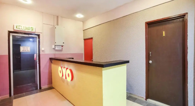 OYO 89585 Hotel Happy Inn, Забронировать Отель Бантинг 