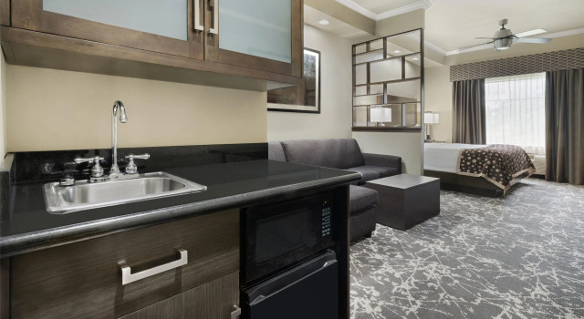 Двухместный номер Standard Best Western Premier Crown Chase Inn & Suites