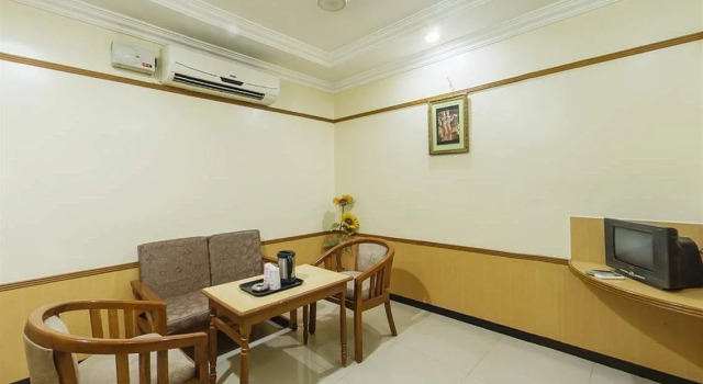 Hotel Aryaas Ressidence