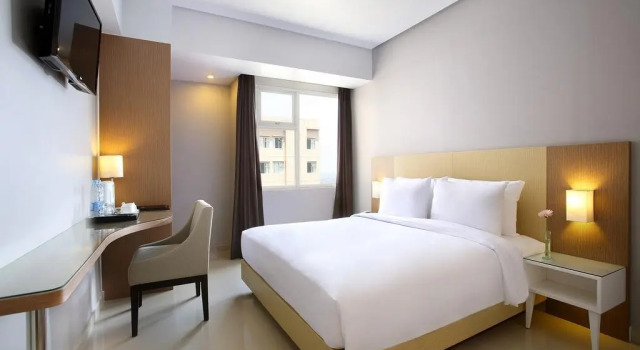 Camera Deluxe Hotel Santika Depok
