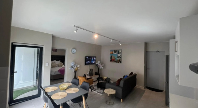 Woodys N Brooks Luxurious Apartments 11