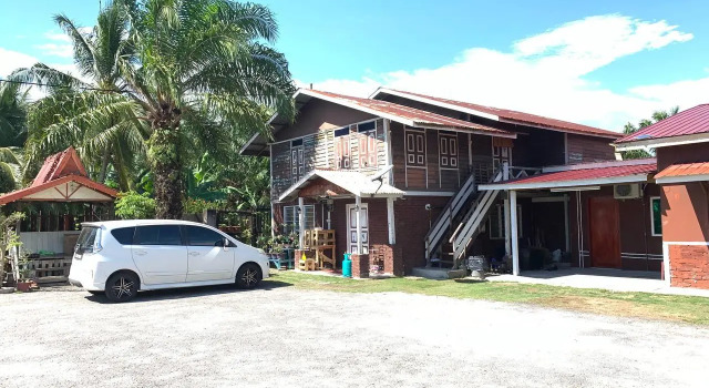 De Rimbun Inn (Resort & Camp), Забронировать Отель Сунгай-Бесар Селангор