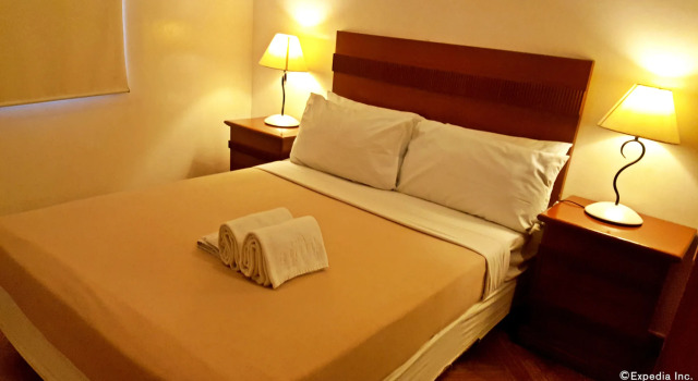 Townhouse OAK Metro Manila Nea Osmena Hw PNR Pasay, Забронировать Отель Макати 
