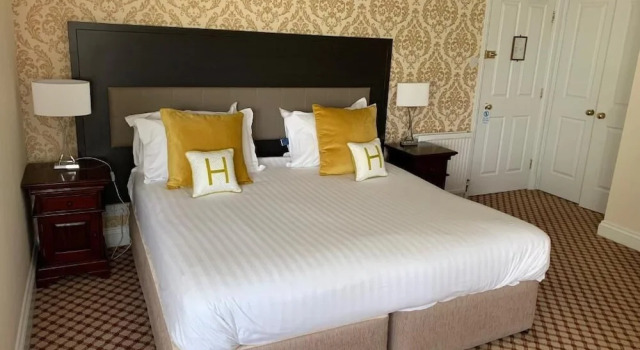 Номер Deluxe с видом на сад Haleys Hotel