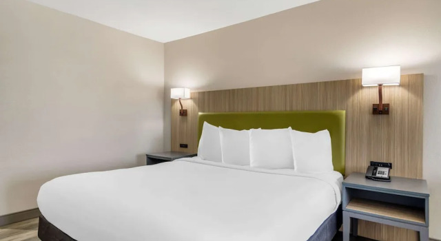 Люкс Country Inn & Suites by Radisson, Atlanta Airport South, GA