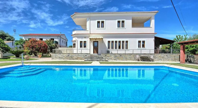 Вилла Acharavi Beach Villa by PosarelliVillas