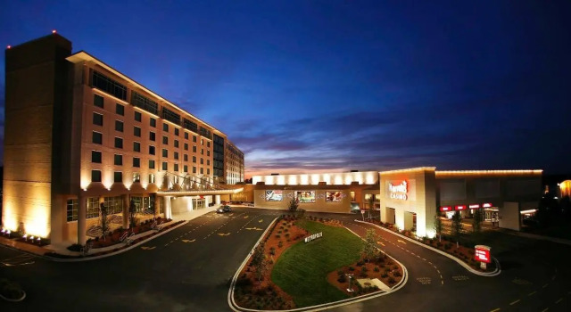 Run of House Harrahs Metropolis Hotel & Casino - A Caesars Rewards Destination