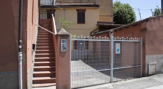 Nice Apartment in an English Style Building On the First Floor, With air Conditioning, Wifi and Sewing