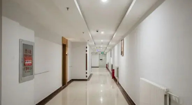 Super 8 Hotel (Beijing Shunyi Shimen), Book Hotel Hoteller i Beijing Province med parkering, Parkering