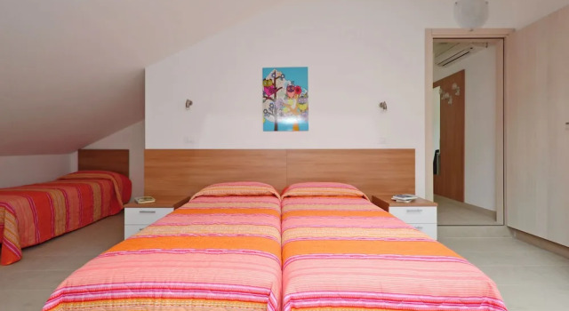 Seaside Escape for a Relaxing Stay, Book Lejlighed Hoteller i Friuli Venezia Giulia med parkering, Parkering