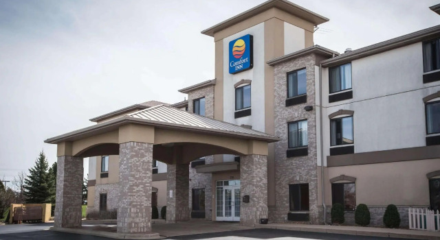 Номер Standard Comfort Inn Crystal Lake - Algonquin
