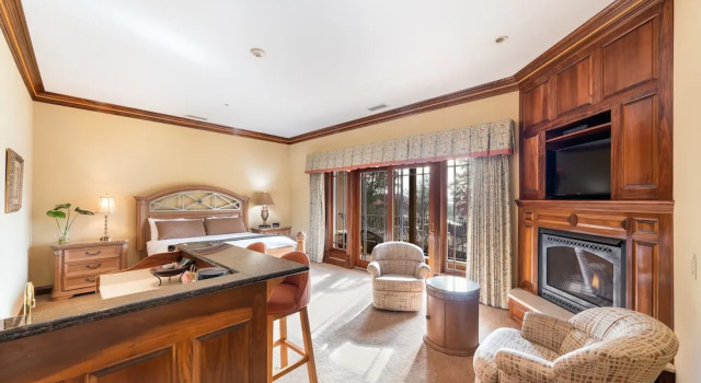 Люкс с балконом Stock Farm Inn