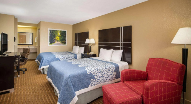 Четырёхместный номер Standard Days Inn by Wyndham Thomaston