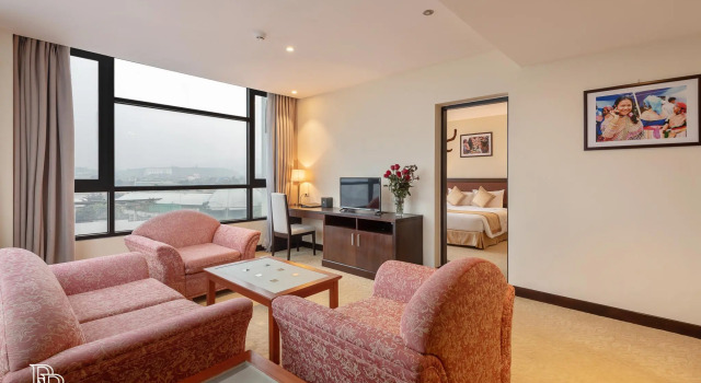 Люкс Red River View Hotel