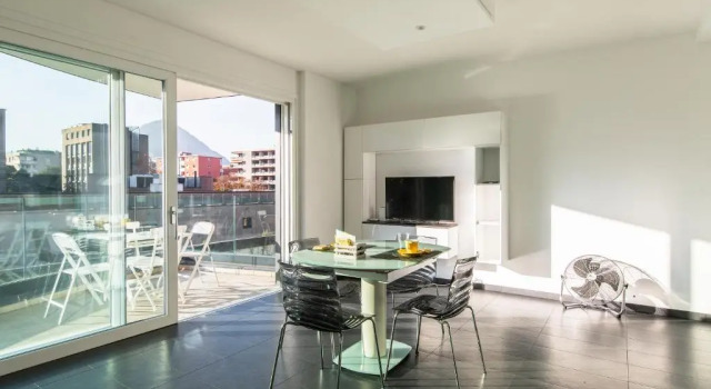 Апартаменты с видом на горы Roggia Apartments by Quokka 360 - Just a Short Walk from Parco Ciani