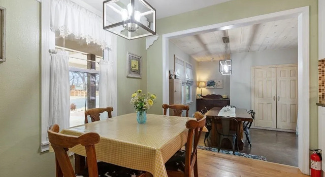 Lovebirds Getaway 3 Bedroom Home by RedAwning, Забронировать Отель Фредериксберг Texas Wine Country, рядом с Театр Rockbox