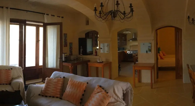 Tal Mirakli, Varaa Hotelli Gharb Gozo