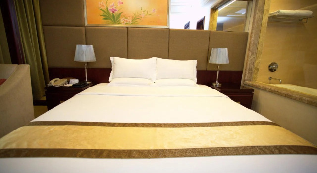 Harbour Metropolis Hotel, Rezervovat Hotel Hotely v Guangdong s bazénem, Bazén