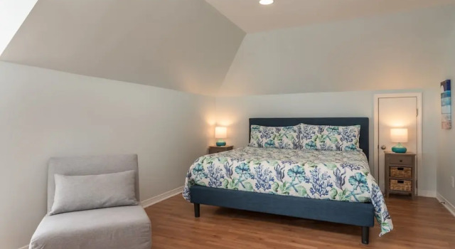 Island Escape - Gulf Access And Pet Friendly - Plus Amazing Views From The Crows Nest! 5 Bedroom Home by RedAwning, Boek Hotel Dauphin Island Alabama