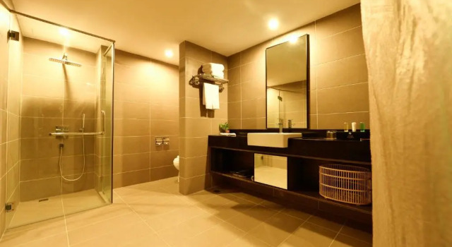 Полулюкс Grand Alora Hotel