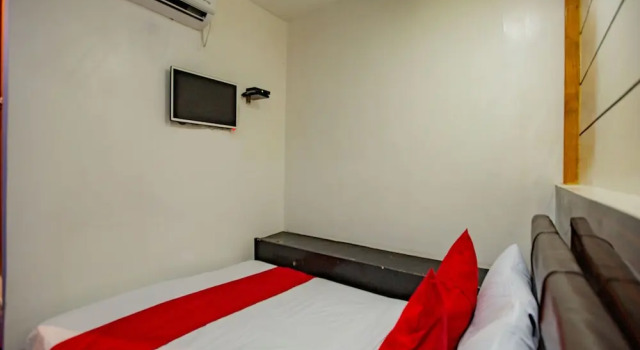 Двухместный номер Standard RedDoorz at Ranchotel Bayanan Alabang