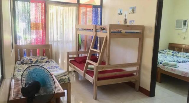 Четырёхместный номер Standard Larosa Hostel Puerto Princesa