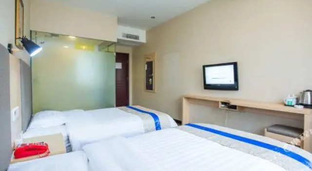 Meiyijia Business Hotel (Guangyuan Pingqiao Qintai Square Food Street)