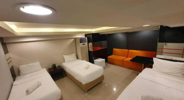 De Lux Bangkok Hotel, Забронировать Отель Отели Бан Клонг Лат Кхао Кхао с парковкой, Парковка
