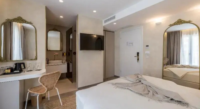 Двухместный номер Standard с балконом Hotel Aria