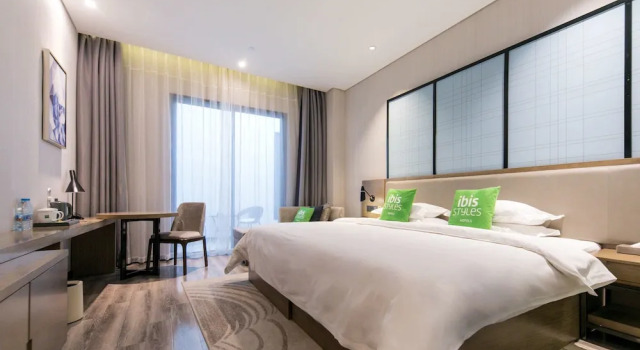 Двухместный номер Superior с балконом Ibis Styles Shanghai Hongqiao Airport