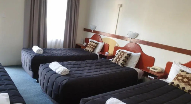 Четырёхместный номер Classic Valley View Motel