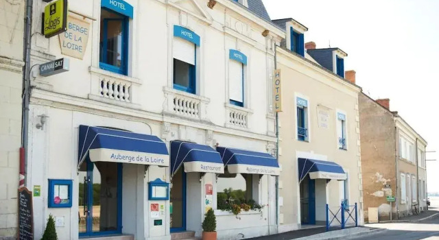 Auberge de la Loire, Réserver Auberge de jeunesse Hôtels à Mauges-sur-Loire avec parking, Parking