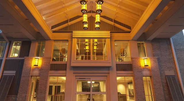 Hilton Grand Vacations Club Ocean Oak Resort Hilton Head, Забронировать Курортный отель Отели Южной Каролины с завтраком, Завтраки