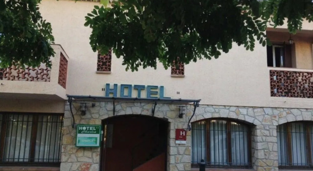 Hôtel Charles, Prenota Hotel Hotel a Alvernia con parcheggio, Parcheggio