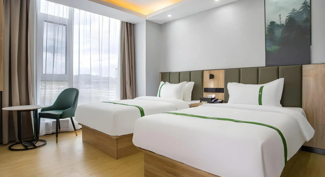 GreenTree Inn (Chuxiong Xianren Ancient Town Shop), Rezerwuj Hotel Hotele w Chuxiong z parkingiem, Parking