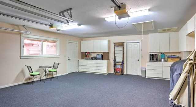 Beautiful Central Fayetteville Townhome w/ Views!, Varaa Huoneisto Fayetteville 