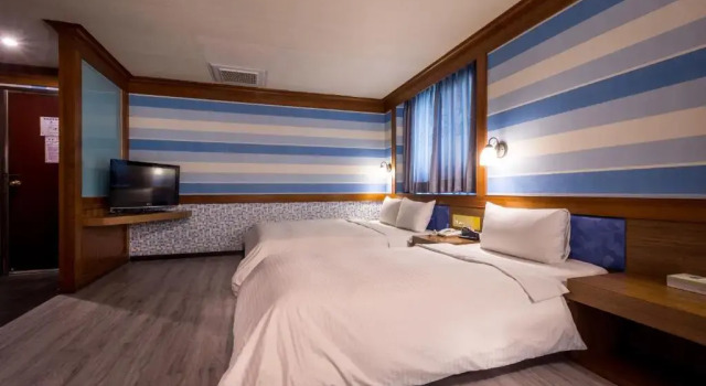 Трёхместный номер Standard Golden Phoenix Hotel