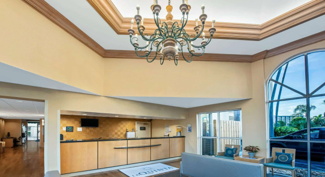 La Quinta Inn & Suites West Palm Beach I-95, Boek Hotel West Palm Beach 