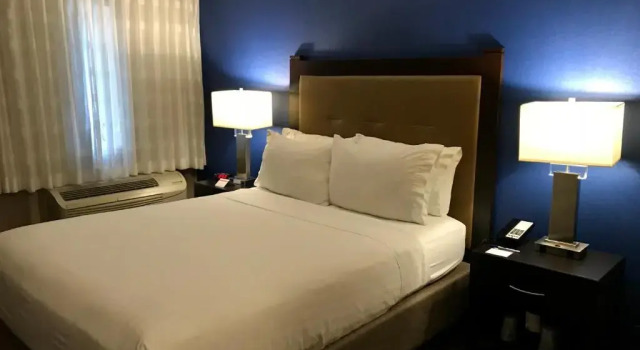 Двухместный номер Standard Holiday Inn Express & Suites Pasadena - Los Angeles by IHG