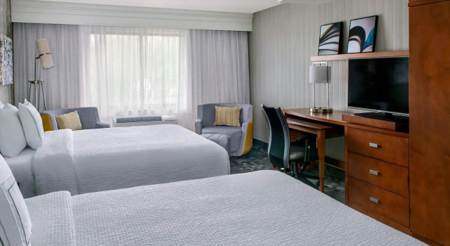 Четырёхместный номер Standard Courtyard by Marriott Paramus