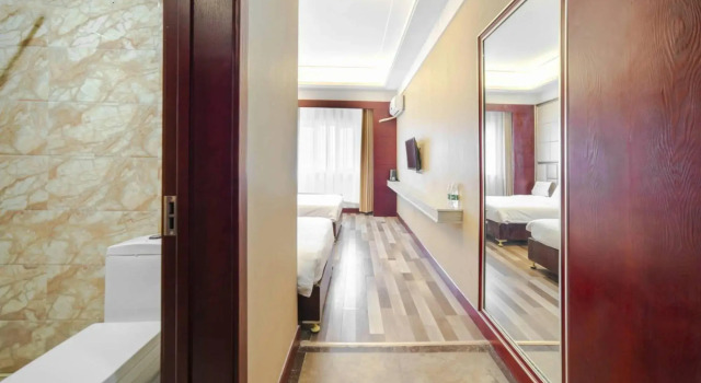 Ayile Holiday Hotel, Rezervasyon Otel Yining ucuz oteller