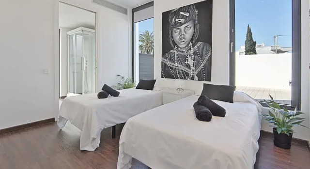 Villa in Ibiza With Sea Views 1023, Rezerwuj Willa Hotele w Majorka z parkingiem, Parking