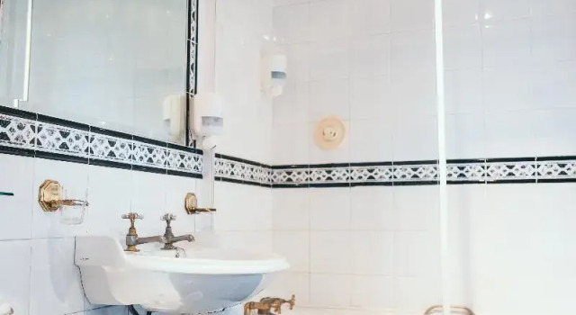 Двухместный номер Standard Russell Court Hotel