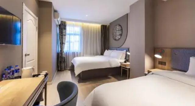 Люкс Homeinn Neo (Shijiazhuang Zhongshan West Road Xinbai Plaza Mixc Mall)