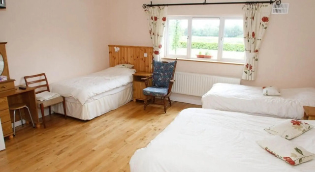 Dun Cromain Bed and Breakfast, Book Hotel Hoteller i Banagher med parkering, Parkering