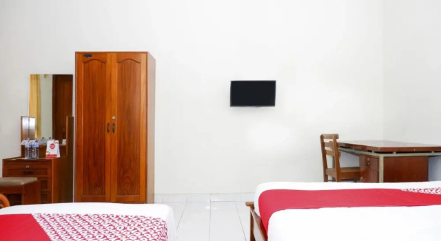 Hotel Pura Puspa Rosa by OYO Rooms, Book Hotel Sleman Yogyakarta Province